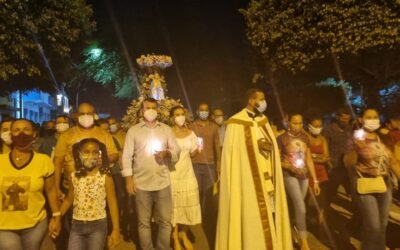 Angelo Coronel Filho participa de Procissão Iluminada em Ipecaetá