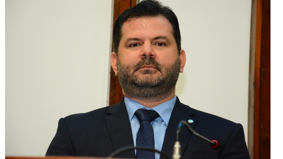 CORONEL FILHO SUGERE REFORMA URGENTE DE PONTE EM ARATACA